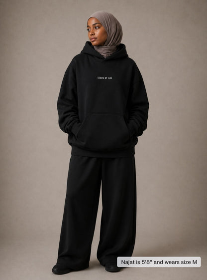 SIGNATURE HOODIE